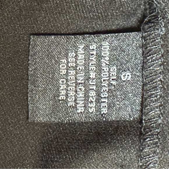 FAB’RIK Sleeveless Ruffle Accent Blouse BLACK-WHITE / SMALL - Picture 11 of 12